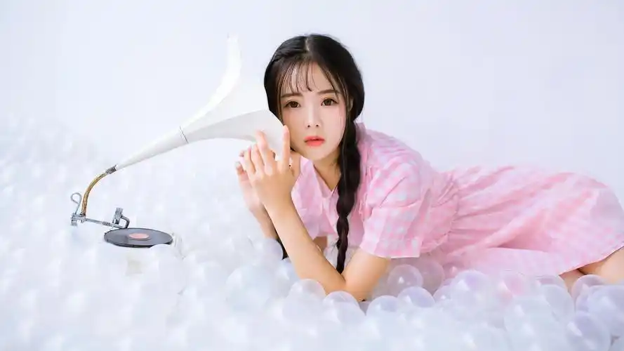 (8/ 8) 2017-01-10 14:52:35 壁纸尺寸是: 图片来自用户"刺猬小可爱"