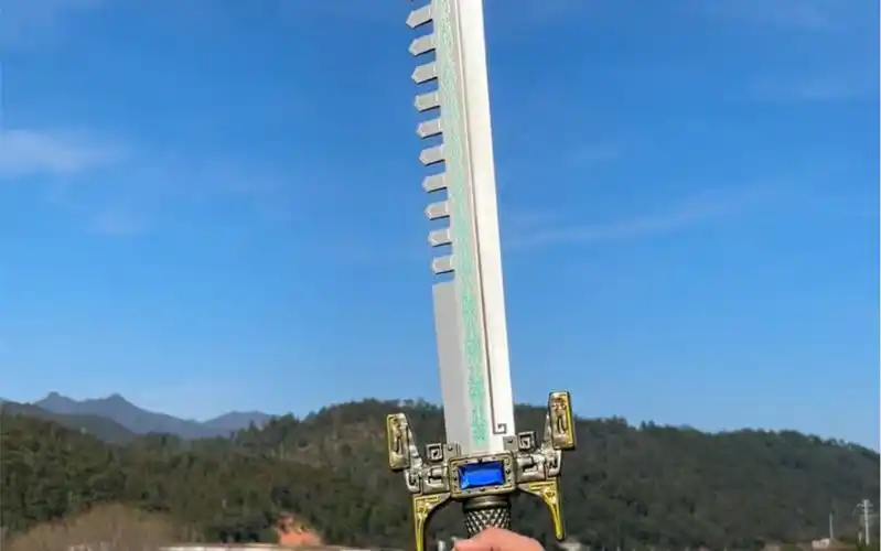 "鲨齿剑"高度还原它来了,真的太帅了,不愧是卫庄的妖剑!