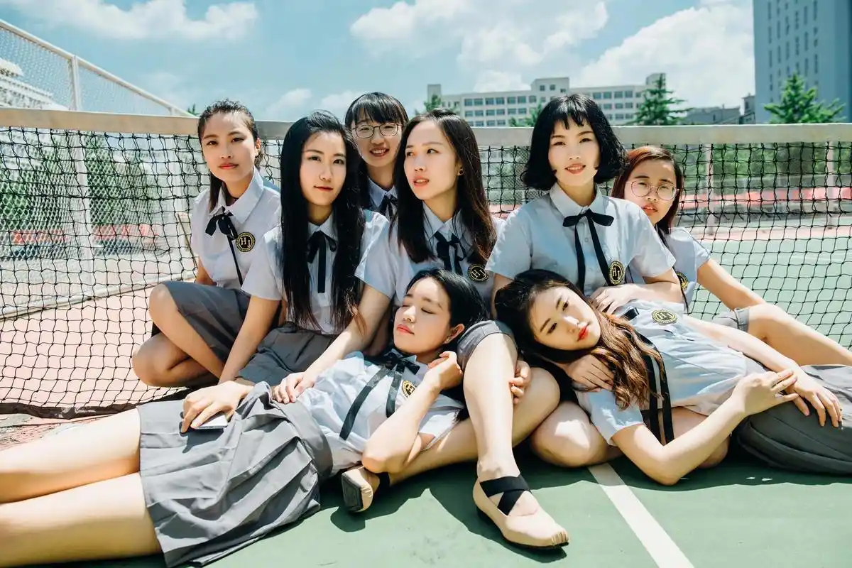 护士创意毕业照|多人宿舍集体照姿势3.