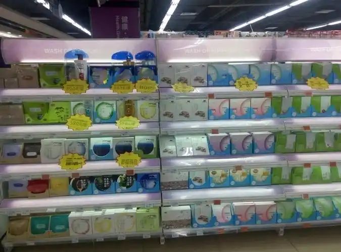 沿港路季节性商品陈列