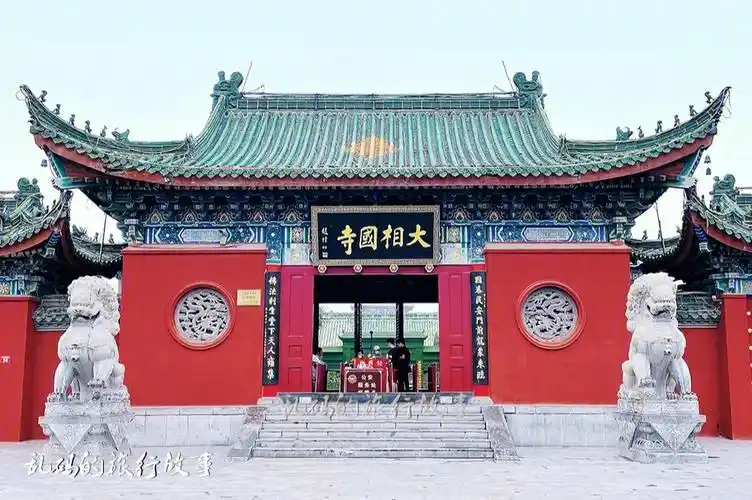 开封大相国寺全国唯一四面观音木雕58年雕成