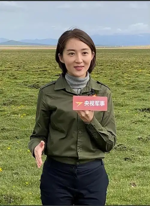 主持新星周瑜从上海台进入央视搭档康辉亮相让人耳目一新