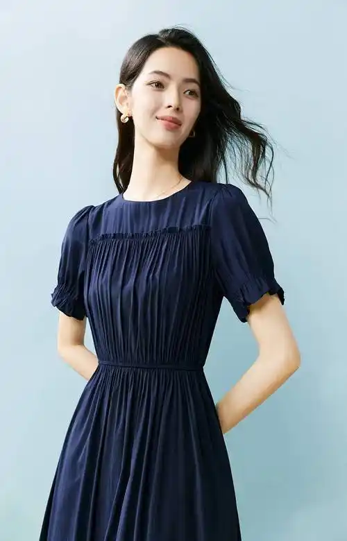 惊艳!这条淑女风连衣裙减龄又高级,日常穿搭显瘦显高又超有气质