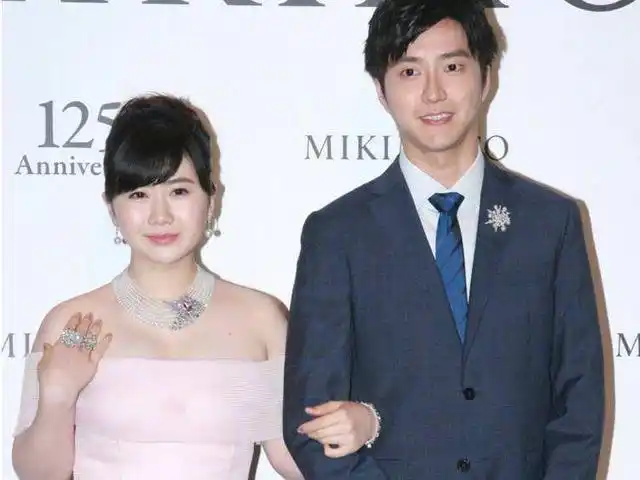 福原爱和网友讨论汉字"二"的含义,曝光老公生日是2月22!