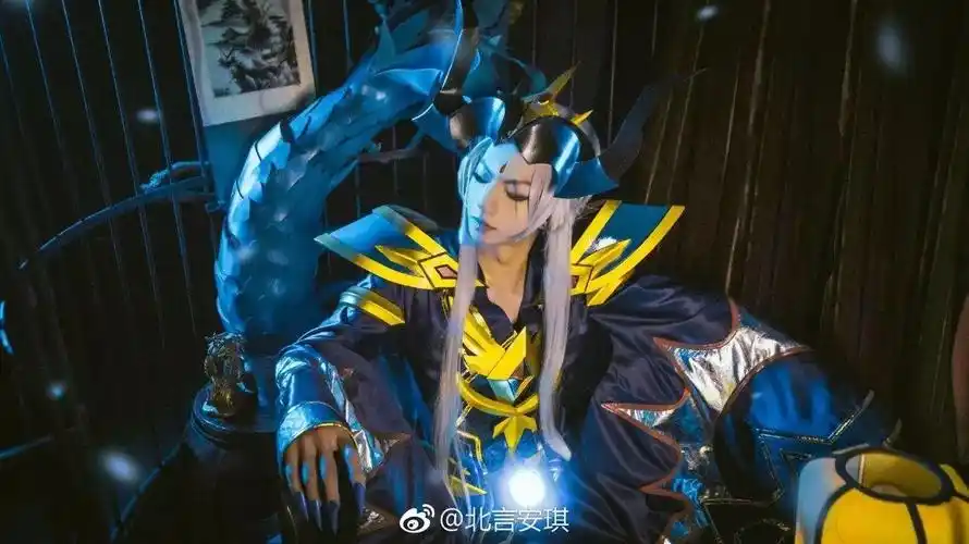 王者荣耀东皇太一cosplay这个英雄还是有勇士敢挑战的