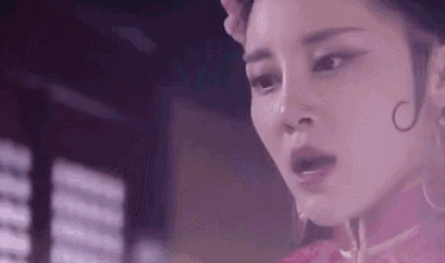 戴菲丨教科书示范如何成功演绎一个尤物