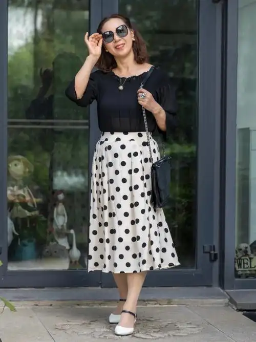 优雅减龄又时髦的波点半身裙穿搭合集