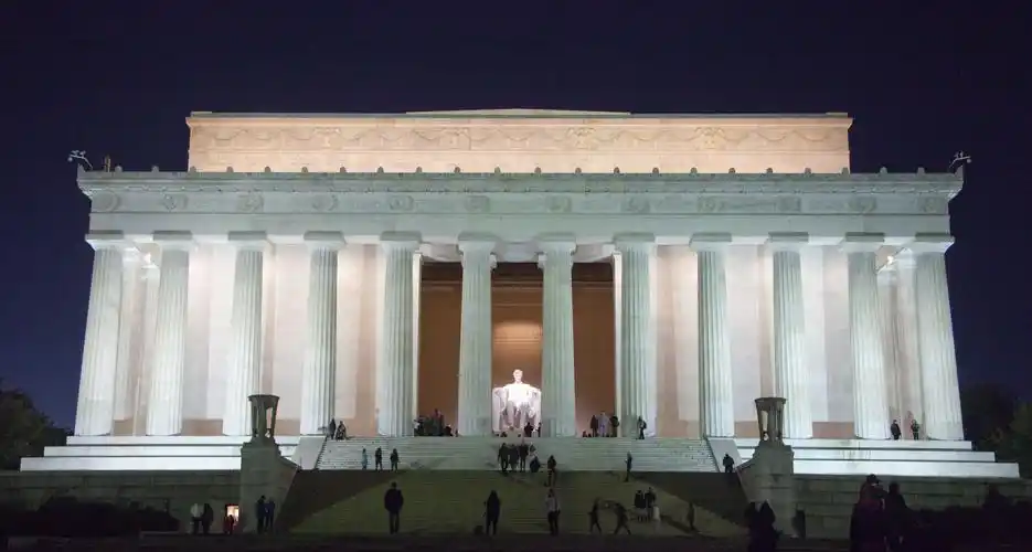the lincoln memorial