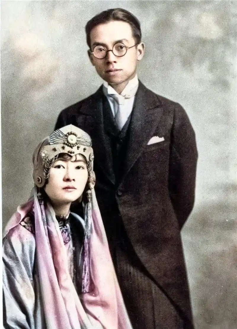 罕见梁思成和林徽因合影气质优雅郎才女貌两人带病设计国徽