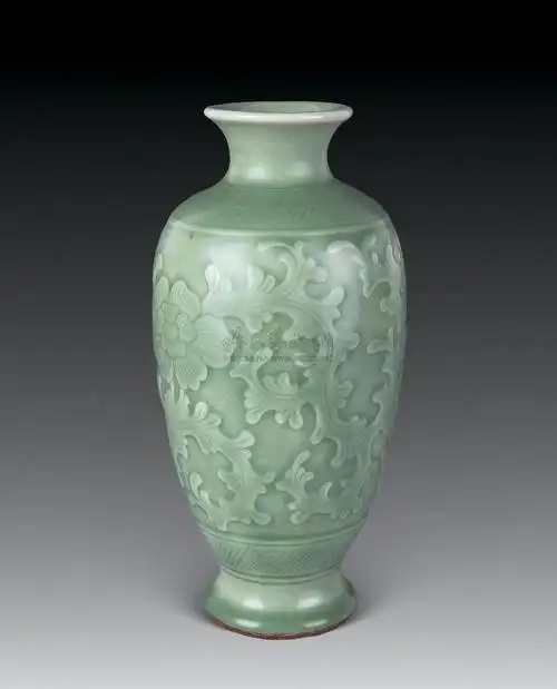 豆青釉缠枝牡丹纹梅瓶】拍卖品_图片_价格_鉴赏_清代单色釉瓷器_雅昌