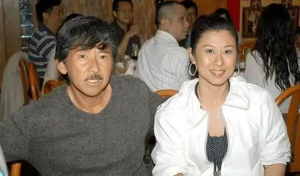 回顾叶倩文:36岁嫁大14岁林子祥,婚后分房6年,61岁至今无子女