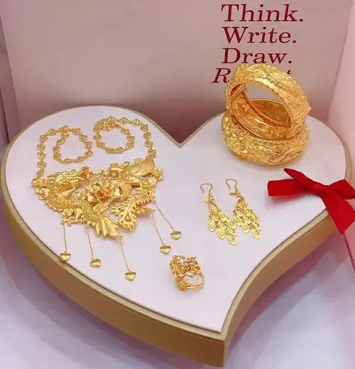 黄金项链手镯耳钉结婚三件套