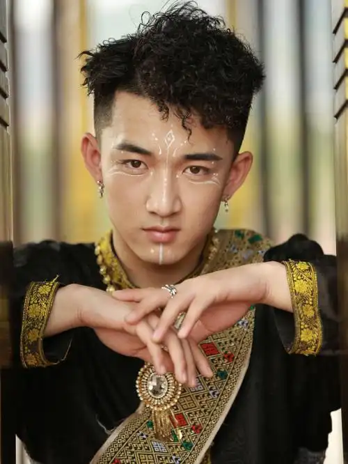 西双版纳傣装写真之男士写真