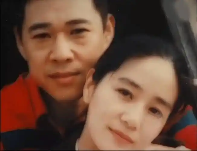 霍凡:被丈夫张丰毅宠溺,结婚29年无儿女,用爱温暖了继子