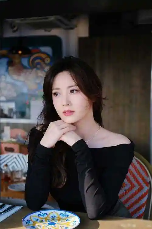 红尘中的迷雾:tvb花旦朱晨丽神秘嫁的出!_陈炜_真相_人生