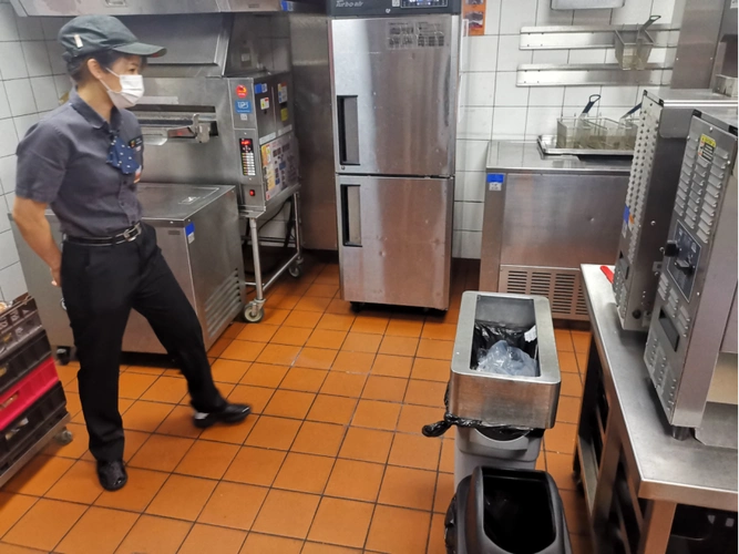 心研茶汉堡王中山这些餐饮店食品安全情况如何检查结果来了