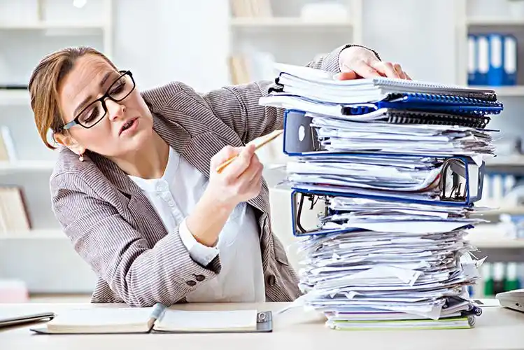 职业女性,忙碌,文件