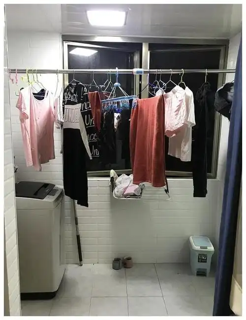 到邻居家串门,看到阳台晾晒的衣物很尴尬,我取消阳台拆门的想法|客厅