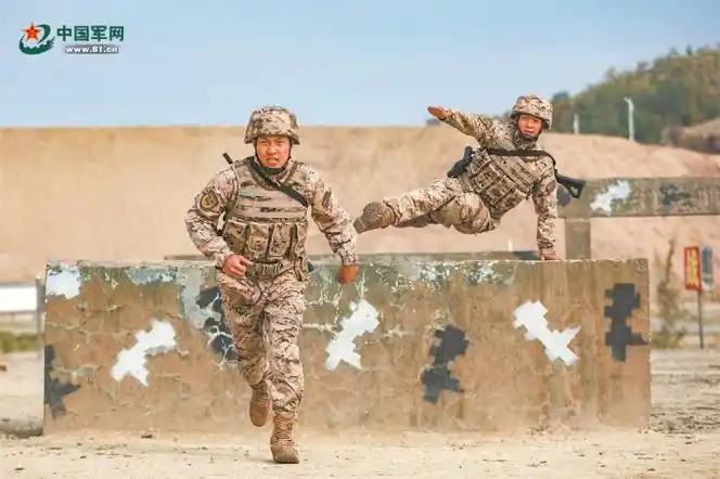 练练练武警新疆总队某支队组织开展多课目连贯训练