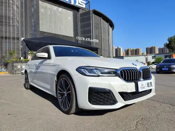 宝马5系 2021款 改款 530 - 抖音