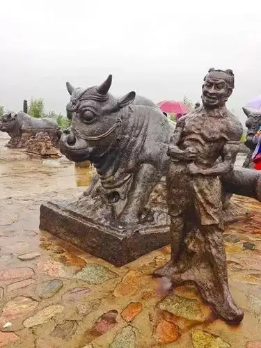 黄河惊现30吨镇河铁牛历经千年不锈不坏