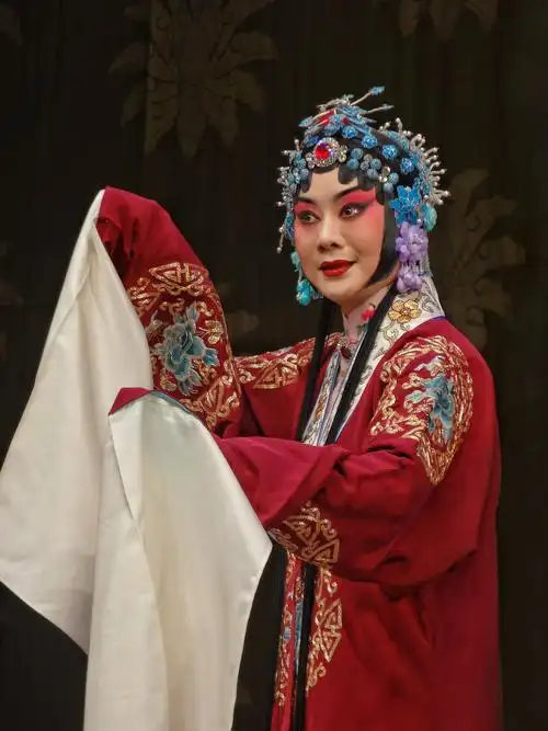 京剧名家李胜素