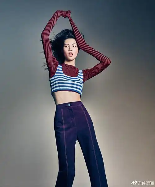 史上最能凹造型明星非钟楚曦莫属,摄影师拍她都省了不少功夫!