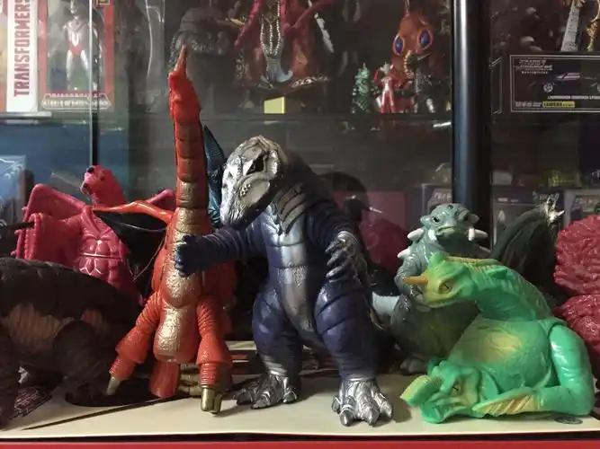 帕瓦特奥特曼dx软胶 地底怪兽 泰然斯通