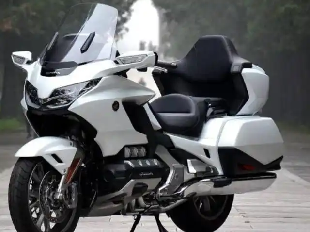 售价41.8万元,本田19款金翼gl1800,堪称摩托中的劳斯莱斯