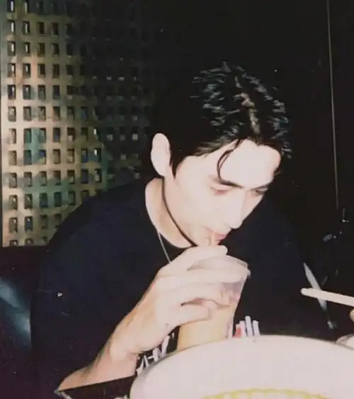 朱一龙女友视角96#朱一龙立秋背影照