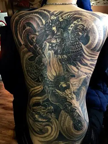 邹城力狼刺青(满背作品)