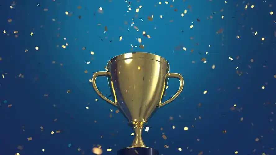 金色奖杯,金色五彩纸屑,胜利的理念视频素材