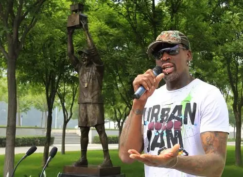 图文马布里铜像北京揭幕罗德曼在揭幕仪式上致辞