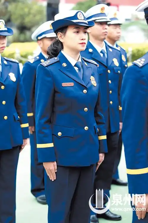 "橄榄绿"变"火焰蓝" 泉州消防救援支队举行换装仪式