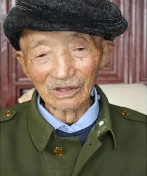 向玉龙这些平均90.6岁的抗战老兵致敬!