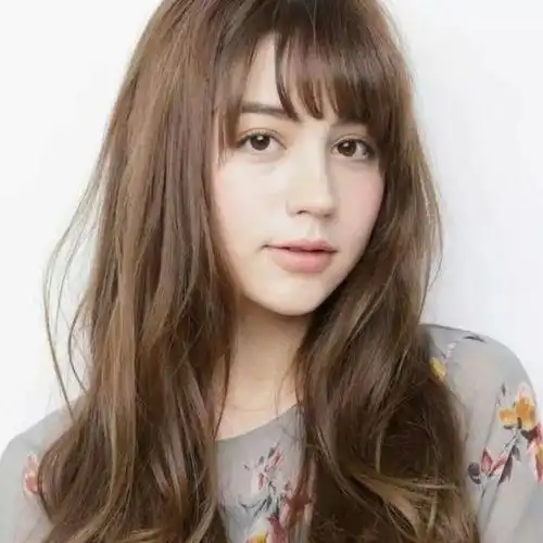 不同明度的巧克力染发,修颜时尚的巧克力染色特显皮肤白皙通透