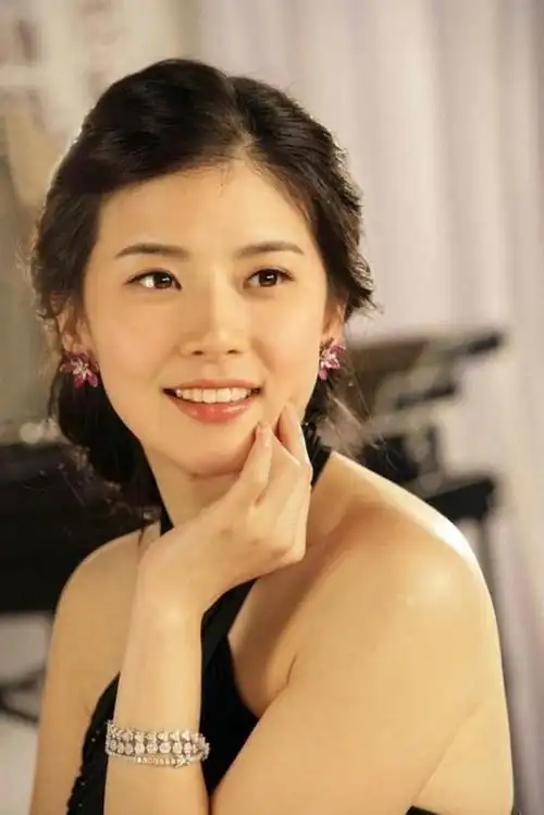 最后一张堪称国宝朝鲜的高清美女照片