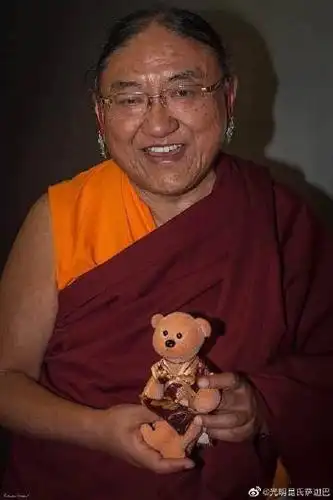 第41任萨迦法王