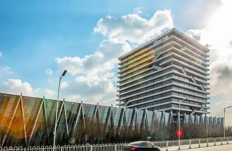 12 月 29 日,歌尔股份发布公告,公司拟分拆所属子公司歌尔微电子股份