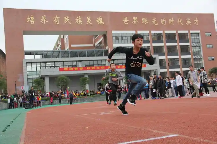 恩施市英才学校