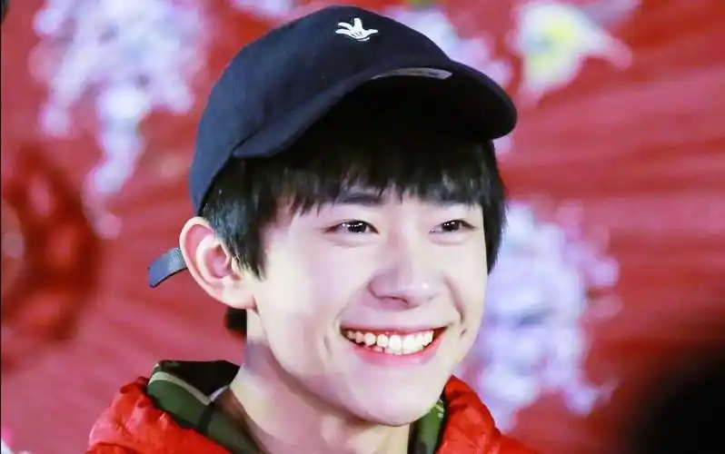 【易烊千玺】【梨涡】心空笑容集合