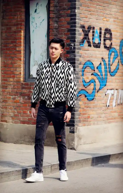 北京798街拍:看到这么多身高都在180cm往上的帅哥,好开心哦