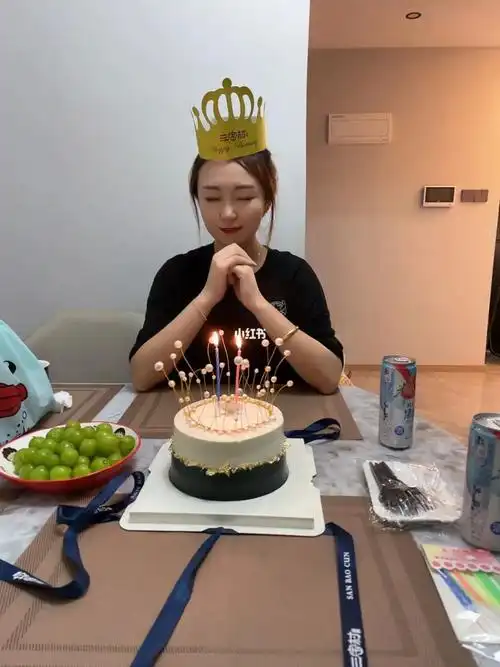 虽然我的生日已经过了,但是我还是要发生日照片大哥随手拍的也太好看