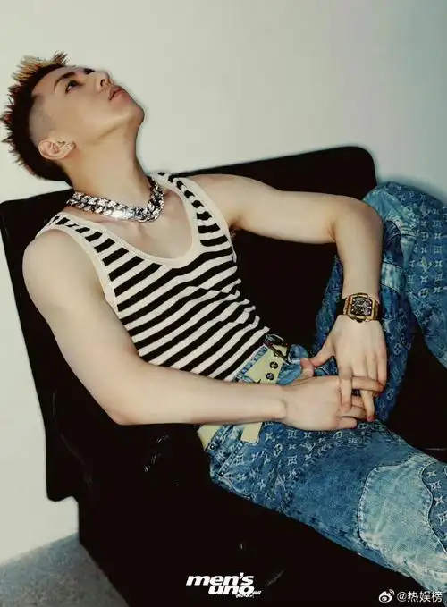 卡斯柏男菩萨##凯文肌肉线条