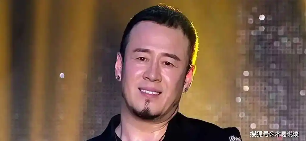 左拥右抱,私生活放荡,杨坤和那英两人到底是什么关系?_音乐_白雪_互动