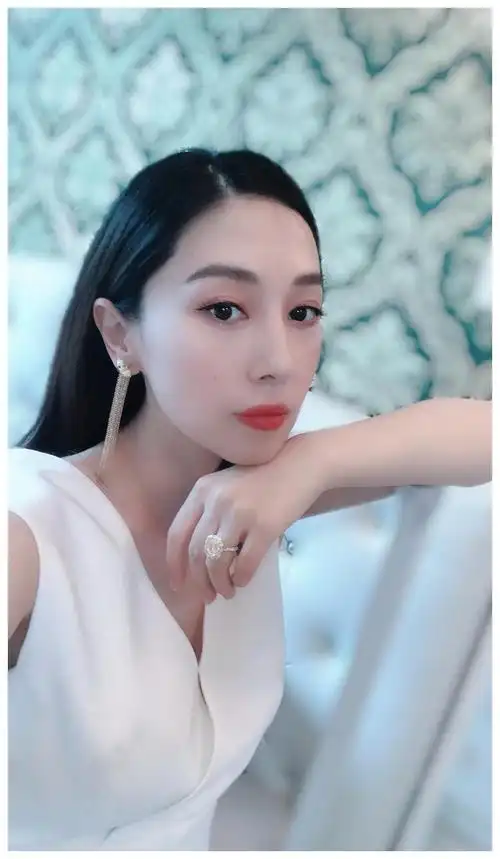 恭喜!樊少皇老婆贾晓晨宣布二胎出生,怀孕期间曾担心抑郁症复发