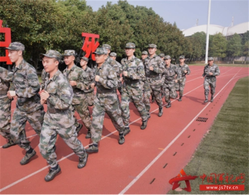 【开课啦】军校学员的第一节障碍课