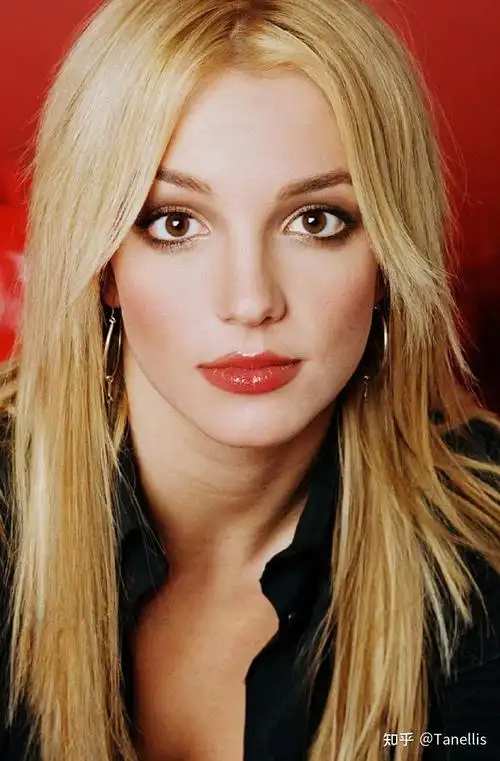 布兰妮年轻时的颜可以说是神颜吗? - 知乎