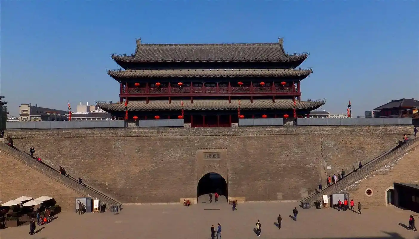 这个城市在中国古代曾是13个朝代的首都(分别为:西周,秦,西汉,新朝