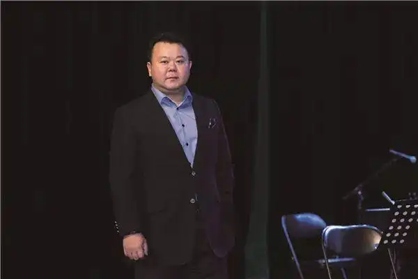 邓宇 让艺术根植大众